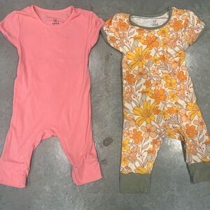 Simple seed Pink and Orange Footies with Floral Print and Textured Design